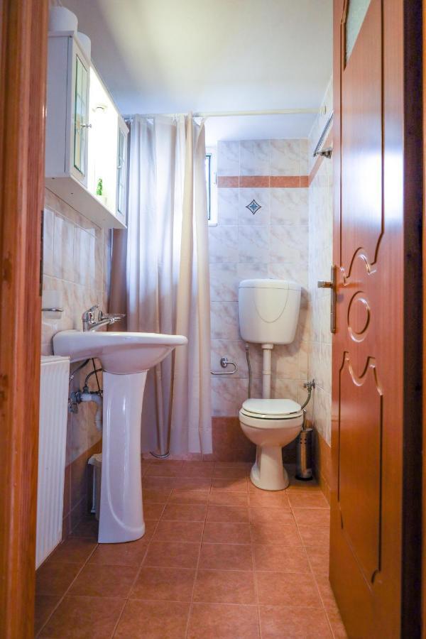 Nikitas Apartment 1 カラマタ エクステリア 写真